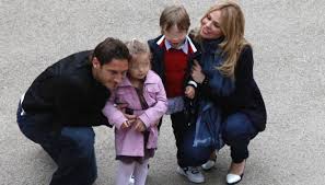 You will find below the horoscope of isolde kostner with her interactive chart, an excerpt of her astrological portrait and her planetary dominants. Ilary Blasi E I Figli Ilary Blasi E Francesco Totti Una Lunga Storia D Amore Virgilio Sport