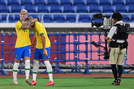 Liefhebbers van sport komen deze zomer weer helemaal aan hun trekken bij npo radio 1. Bxsiw3 Qplanom