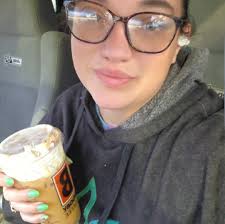 Does anybody know what happened to it's never too early for cake?? She made  my sons desserts for his birthday in April and I was hoping that she could  make my daughter's