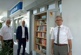 Geben sie jetzt die erste bewertung ab! Hvo Und Vr Bank Stellen Den Offentlichen Bucherschrank Vor Nr Kurier De