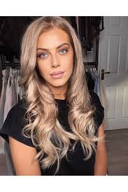 Find the best blonde hair with brown extensions by making extensive comparisons of the many differently priced products at your disposal. New Latte Blonde Deluxe 18 Seamless Clip In Human Hair Extensions 180g Foxy Locks
