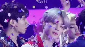 Jun 04, 2021 · jungkook is a south korean singer and vocalist at the bts group. Lizkook Jungkook Look At Lisa Moments Youtube