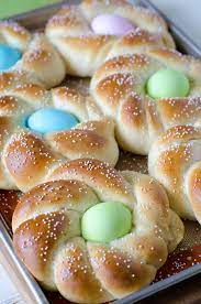 In a large bowl, combine 1 cup flour, sugar, yeast and salt. Italian Easter Bread Have You Tried This Yummy Tradition