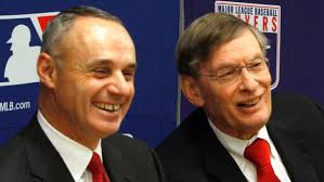 Manfred promoted to MLB COO by Selig