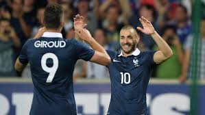 Ecarté depuis bientôt deux ans après son implication dans le scandale de la sextape de mathieu valbuena, l'attaquant international (81 sélections. Karim Benzema Allume Olivier Giroud L Attaquant De L Equipe De France On Ne Confond Pas La Formule 1 Et Le Karting Video