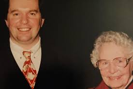 From quitting the priesthood in protest to pursuing a music career, tenor Finbar  Wright rewilds his own path