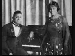 Black And White Minstrel Show Youtube Cake Walking Babies From Home Clarence Williams And The Blue Five Louis Armstrong Vs Sidney Bechet Youtube Minstrel Show Clarence Jazz Musicians