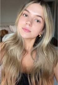 Jenna Bell's Instagram, Twitter & Facebook