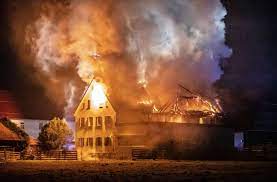 Learn vocabulary, terms and more with flashcards, games and other study tools. Haus Steht In Herrenberg In Flammen Hund Rettet Familie Vor Feuertod Boblingen Stuttgarter Nachrichten