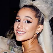 Ariana grande has shared snaps from her intimate wedding to real estate agent dalton gomez. Ariana Grande Secretly Sending Cash To Fans Who Ve Lost Work