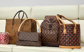 Iofferdesign offer designer replica louis vuitton lv handbag bag wallet shoes belt sunglasses clothes jewelry watches accessories save up 60%. Pop Quiz Which Louis Vuitton Bag Are You