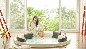 Hotel ini juga menawarkan perawatan di daiva spa yang akan memanjakan diri anda, mulai dari lulur bali, lulur cokelat, dan aromaterapi. Hotel Dengan Jacuzzi Pribadi Di Bandung Puas Berendam Tanpa Takut Terganggu