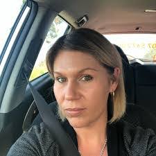 Kelly Maree's Instagram, Twitter & Facebook