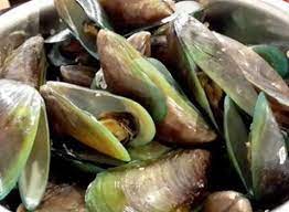 Hal ini karena kotoran yang memang masih terdapat di dalam kerang belum sepenuhnya hilang. Cuma 5 Menit Begini Cara Membersihkan Kerang Hijau Ala Restoran Seafood Bersih Tuntas Dari Pasir Dan Bau Amis Semua Halaman Sajian Sedap