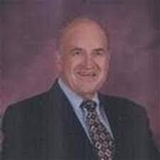 Sandra Hollis's Instagram, Twitter & Facebook