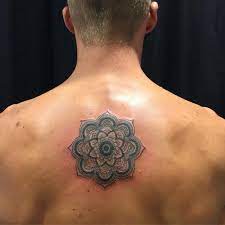 60 Colorful Upper Back Tattoos Designs Bedeutungen Die Haufigsten Arten 2018 Manner Allgemei Back Tattoos For Guys Back Tattoos Back Tattoo Women