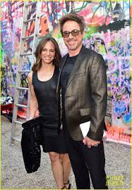 Robertdowneyjr Flashes A Big Smile Alongside His Wife Susan While Attending The Fly Into The Sun Crediti Just Ja Robert Downey Jr Downey Junior Downey