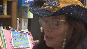 80 year old volunteers at school for 2 decades