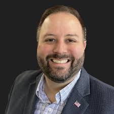 The Right Leaders for Simsbury in...