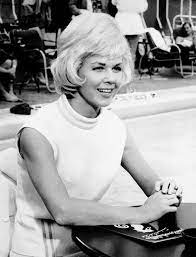 Move Over Darling Doris Day 1963 Tm By Everett In 2021 1960s Hair Doris Day Movies Box Braids Hairstyles