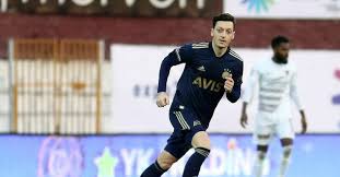 The midfielder finds himself firmly on the periphery of mikel arteta's plans in north london, having not played a single minute following the premier league's restart in june. Derbide Mesut Ozil Oynayacak Mi Fb Gs Macinda Mesut Ozil Var Mi Takvim