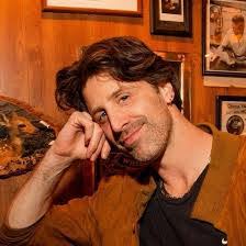 Evan Millard's Instagram, Twitter & Facebook