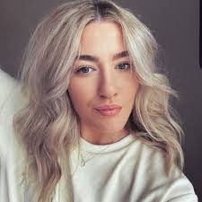 Olivia Masters's Instagram, Twitter & Facebook