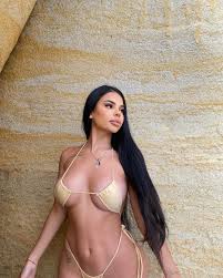 sarah cortina on X: island girl 🌴 t.coaw18h1mXGU  X