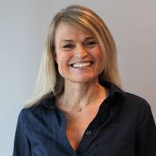 To hold nye anførere er klar til at sætte gang i deres heldige kolleger🟡👏  I vanlig festlig stil fik to nye kuld anførere overrakt deres velfortjente  diplomer til uddannelsesafslutning i hhv… |