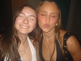 Jade Connell's Instagram, Twitter & Facebook