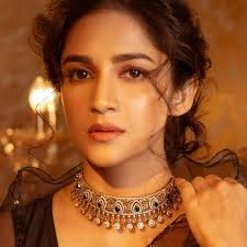 TARINIKA Eveline Collier ras du cou Nakshatra CZ avec design vintage