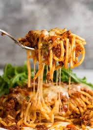 Resepi spageti bolognese bahan bahan 200gm spaghetti direbus 1tin sos spaghetti 3 biji bawang putih 1 biji bawang besar. Baked Spaghetti Epic Recipetin Eats
