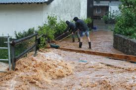 Jul 10, 2021 · pegel rhein (mit tendenz) auf dieser seite lassen sich stets die aktuellen pegel der einzelnen pegelstationen abrufen. Hochwasser Erneut Uberschwemmungen Nach Unwetter In Der Eifel Kolner Stadt Anzeiger