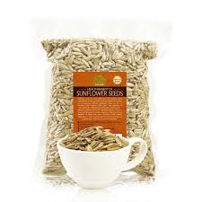 Biji bunga matahari kaya akan vitamin e yang merupakan antioksidan yang larut dalam lemak tubuh. Kuaci Kupas 1kg Kwaci Bunga Matahari 1 Kg Biji Sun Flower Seed Mentah Raw Cemilan Sehat Lazada Indonesia