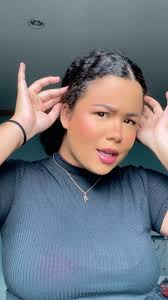 EU TO APAIXONADA NESSE CABELO 😍 Tudo graças a @isabelalima.studioafro que  deixou meu cabelo um verdadeiro manto ❤️