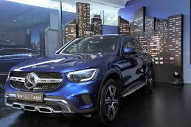 The glc coupe is perfectly sculpted to hug the road. New Glc Coupe Mercedes Benz Launches New Glc Coupe Priced From Rs 62 70 Lakh Auto News Et Auto