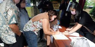 Capt afwan bersama kopilot diego mamahit. Sa7p59oo5x1jnm