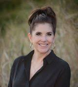 Lilly Street's Instagram, Twitter & Facebook