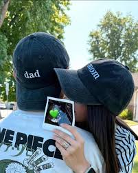 FERNANFLOO VA A SER PAPÁ!!! 👶🏻💚😍 El YouTuber FERNANFLOO ha anunciado a  través de sus redes sociales que se convertirá en padre por primera vez,  junto a su esposa Mar Sofia con