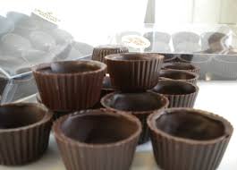 I bicchierini di natale sono dei dolcetti semplici con ganache al cioccolato e pan di spagna. Bicchierini Di Cioccolato Fondente 12pz Cioccolateria Veneziana