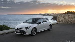The hybrid corolla, as with the rest of the corolla range, benefits from a few new additions for 2021: 2019 Toyota Corolla Hatchback Hybrid 1 8l White Bitone Eu Spec Front Three Quarter Hd Wallpaper 17