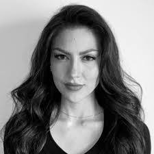 Elena Morin's Instagram, Twitter & Facebook