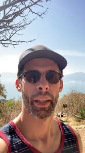 Anyone know what piece this is and which movement?? Let's hear what you  think. Pros not allowed to answer😃.