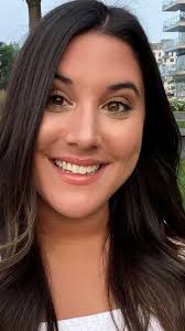 Ashley Reis's Instagram, Twitter & Facebook