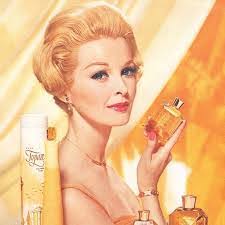 Deidre Groves's Instagram, Twitter & Facebook