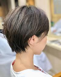 耳掛けショート 天然パーマ 髪型 ヘアスタイル