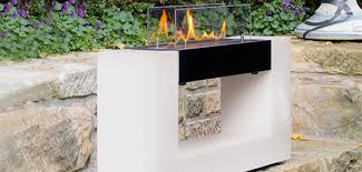 Gartenkamin, terrassenofen, outdoor kamin mit brennrost aus eisen geschwärzt. Ein Ethanol Kamin Im Outdoor Bereich Ist Ein Echter Hingucker