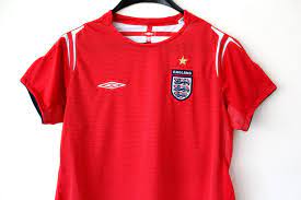 Watch the making of the new england shirt and discover the history and heritage of umbro's focus on sports tailoring. Vintage England National Team Football Shirt Umbro Football Jersey Red Soccer Shirt Soccer Jersey England Soccer Shirts England National Team Soccer Jersey