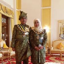 Government offices preceded by mohamed suffian mohamed hashim: Lucas Szkopinski Pa Twitter The Current Succession List Goes As Follows 1 Raja Muda Ja Afar 1941 Who Is A Grandson Of The 31st Sultan Of Perak Abdul Aziz Al Mu Tasim Billah Shah Https T Co Zuhhexkw03