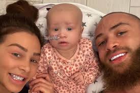 War of the worlds contestants. Ashley Cain S Baby Girl Azaylia Dies After Battle With Leukaemia Evening Standard